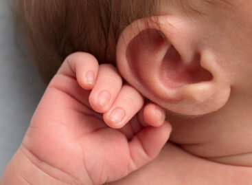 Ear Infection in babies – Symptoms, Causes and Treatment