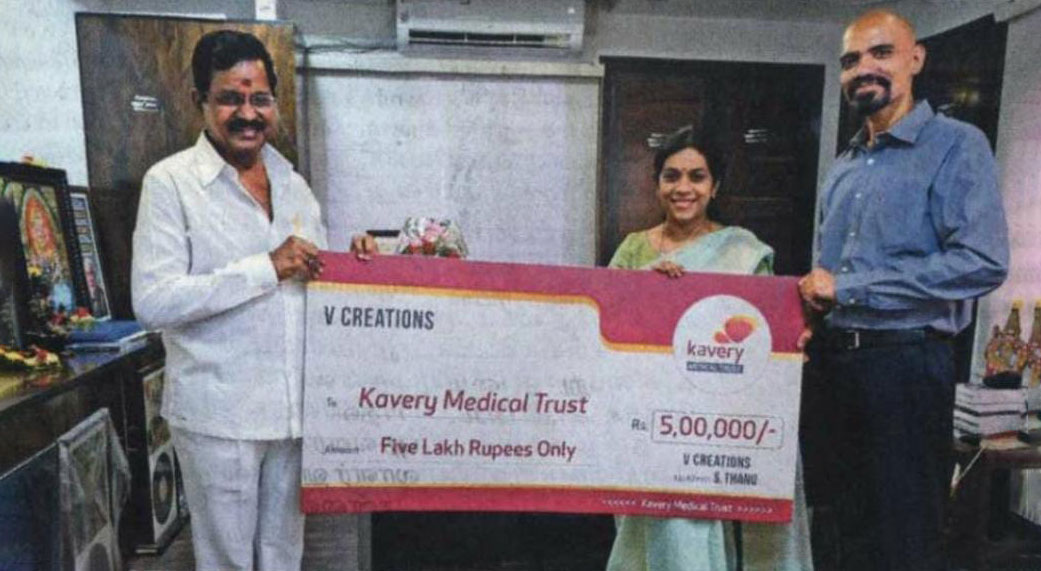 filmmaker-gives-5-lakh-financial-aid-to-lung-disease-patient