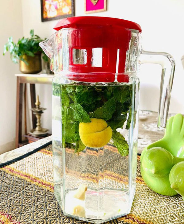 lemon-infused-water